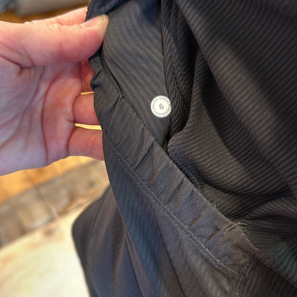 Lululemon jacket - Picture 5 of 7